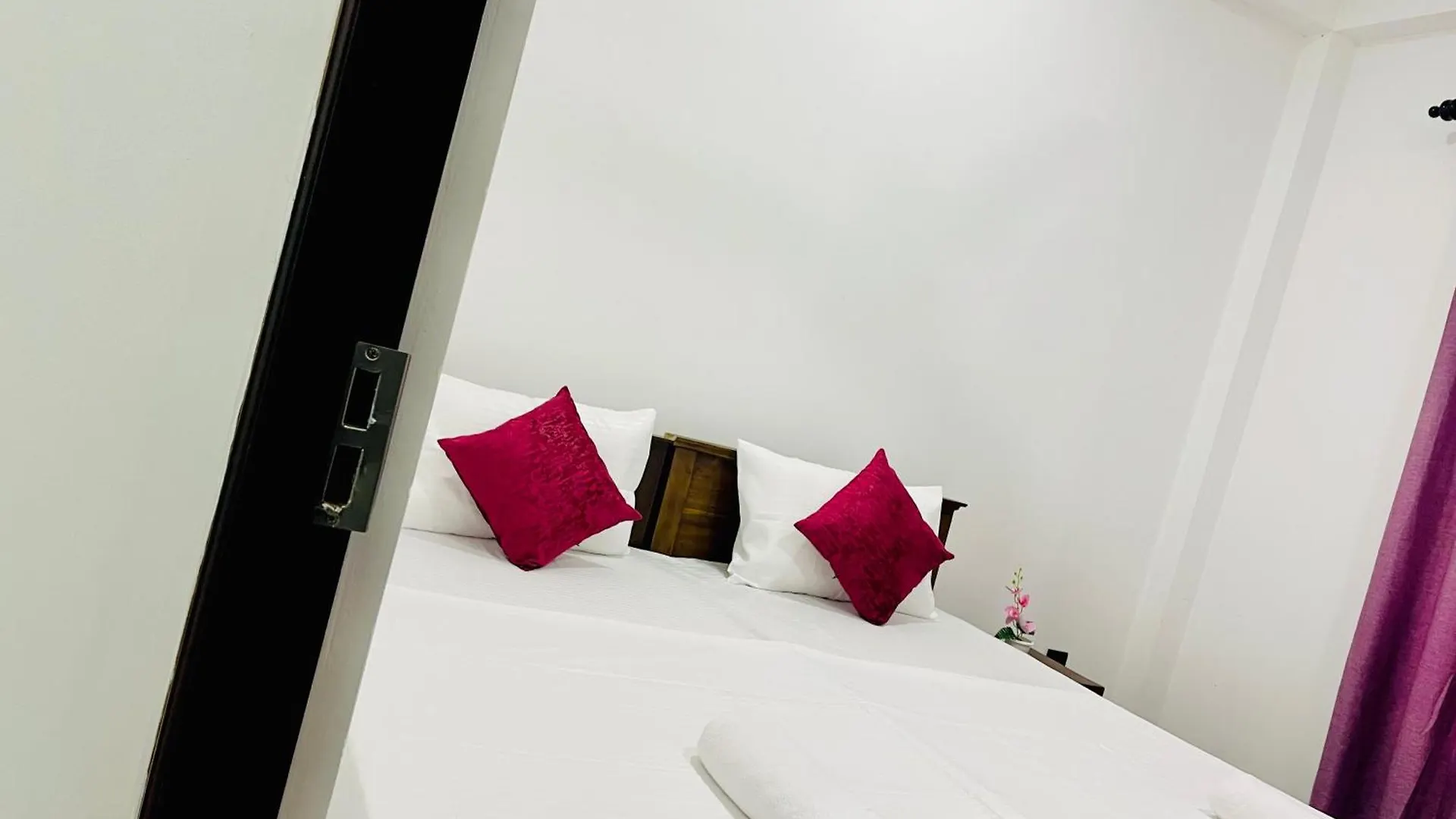 Sleepy Heaven Negombo 호텔